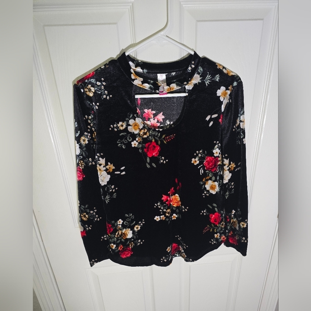 No Boundaries Black Floral Keyhole Neck Velvet Long Sleeve Womens Blouse Large